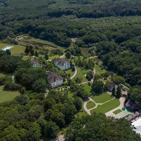 Aquadar Hotell Manʼkivka Exteriör bild
